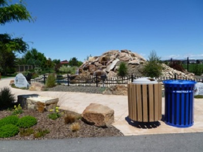 Trash bin made from recycled plastic