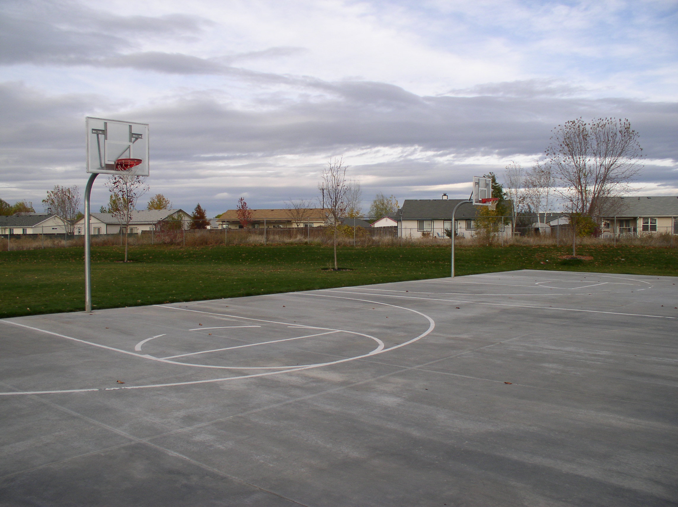 Basketball court at Chateau Park
