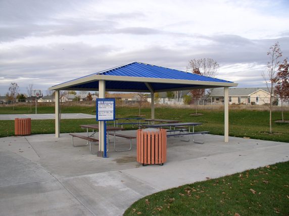 picnic shelter at Chateau Park