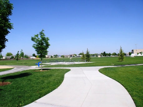 walking paths at Gordon Harris Park