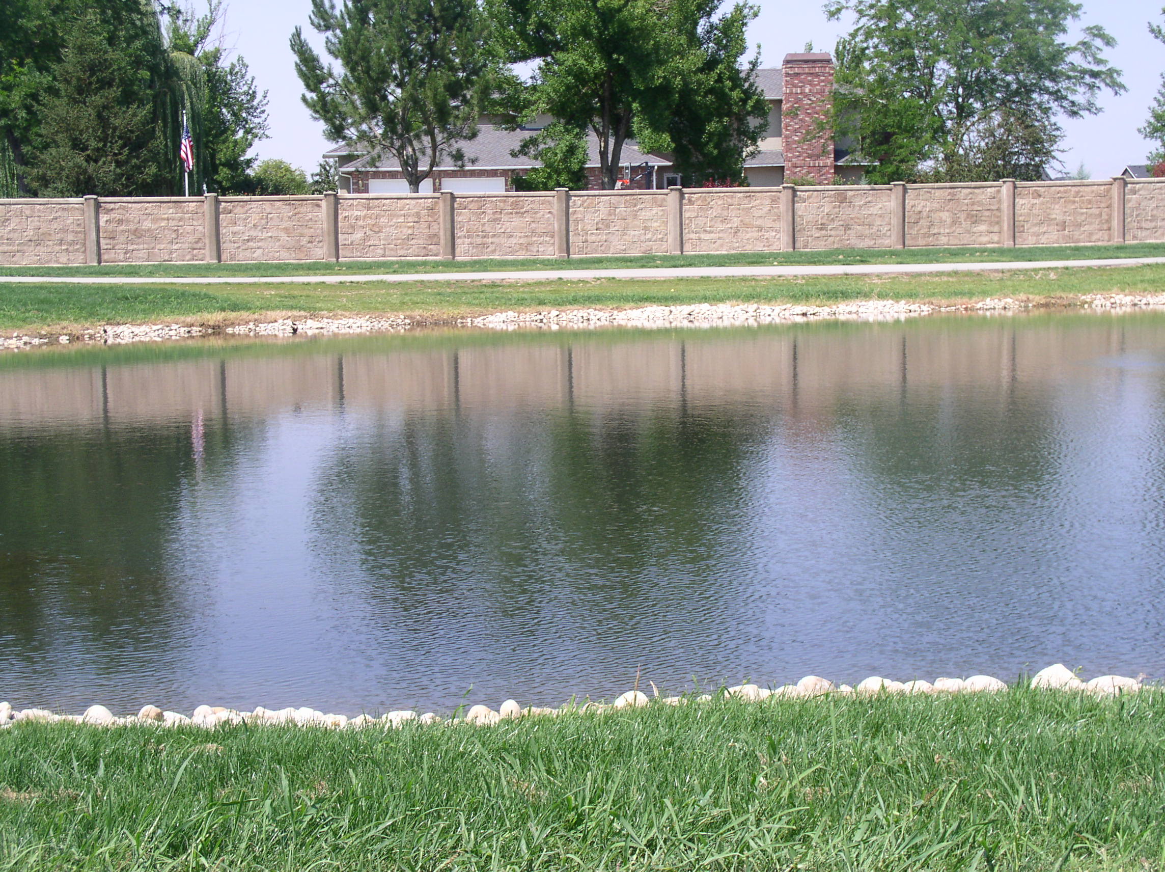pond at Heroes Park