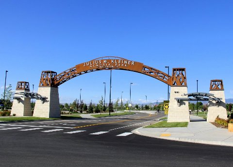 sign marking entrance at Julius M. Kleiner Memorial Park